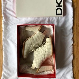 DKNY Hailie Peep Toe Pump - Stone White